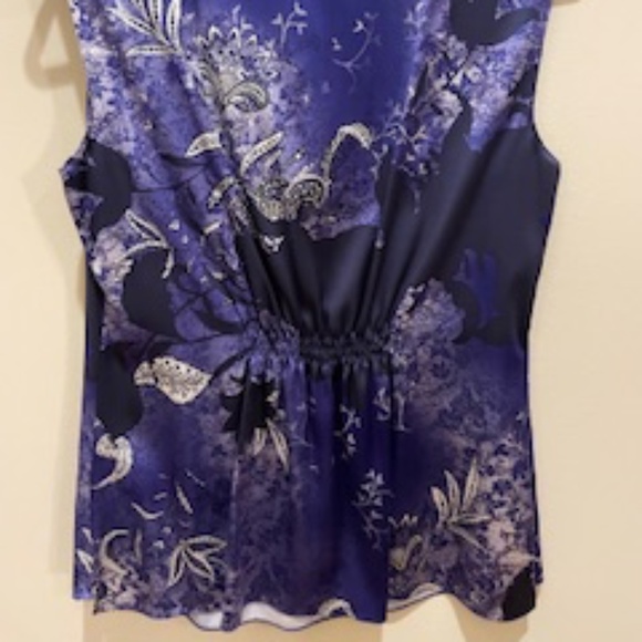 Elie Tahari Sleeveless Top - Size Medium - Picture 4 of 8